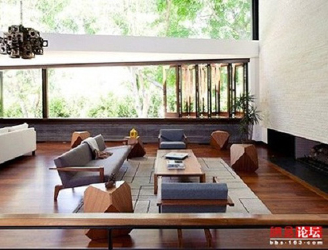 Diva Vương Phi: Bỏ chồng con theo tình trẻ kém 11 tuổi, U50 sống độc thân trong giàu sang