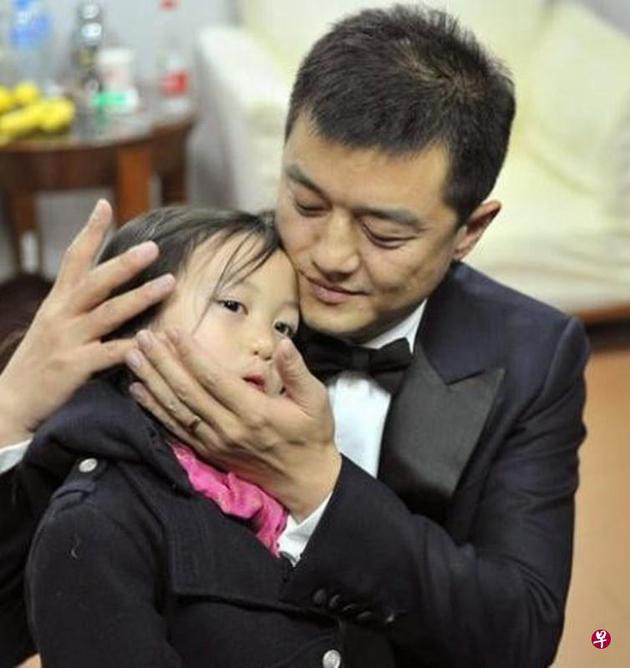 Diva Vương Phi: Bỏ chồng con theo tình trẻ kém 11 tuổi, U50 sống độc thân trong giàu sang