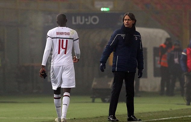 Bakayoko nhận thẻ đỏ, AC Milan bị Bologna cầm chân không bàn thắng