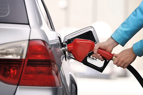 Những điều không nên làm khi tự bơm xăng