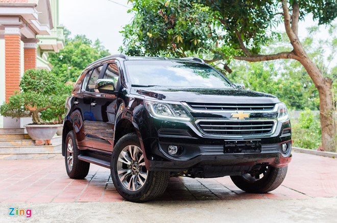 Những mẫu SUV 7 chỗ nặng ký chờ đón tân binh Nissan Terra