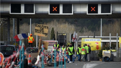 Chính phủ Pháp đau đầu vì lực lượng cảnh sát cũng đe dọa đình công, xuống đường biểu tình