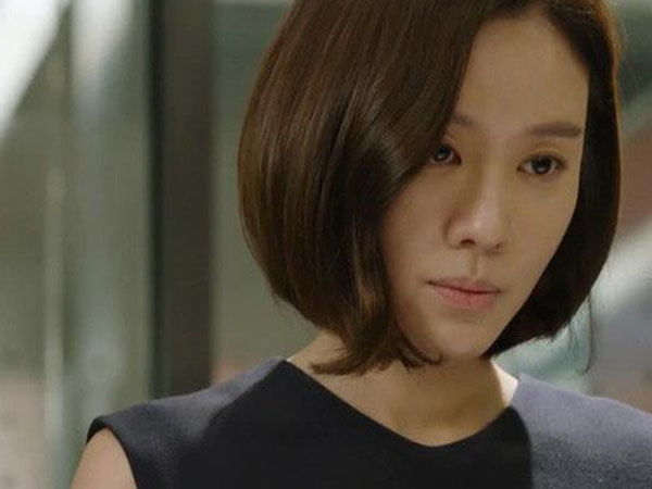 Sự thật choáng váng về người mẹ nuôi giàu có của chồng