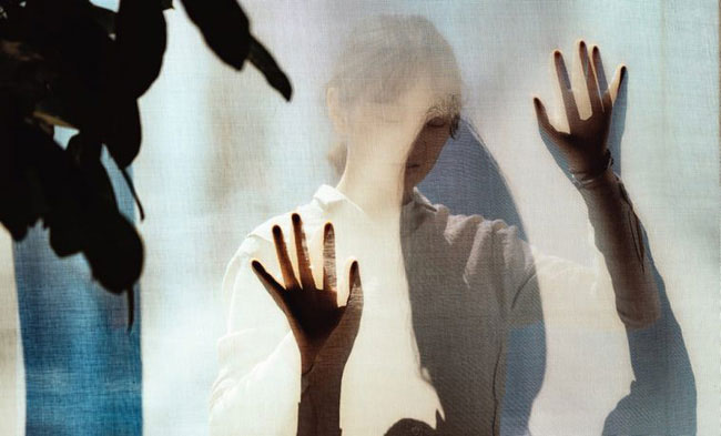 Tim tôi như bị bóp nghẹt lại khi chứng kiến chồng hiện nguyên hình là quỷ đội lốt người ngay trong đêm tân hôn