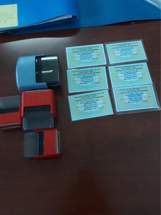 Thuê 8 ô tô rồi cầm tiền tỉ trả nợ giang hồ