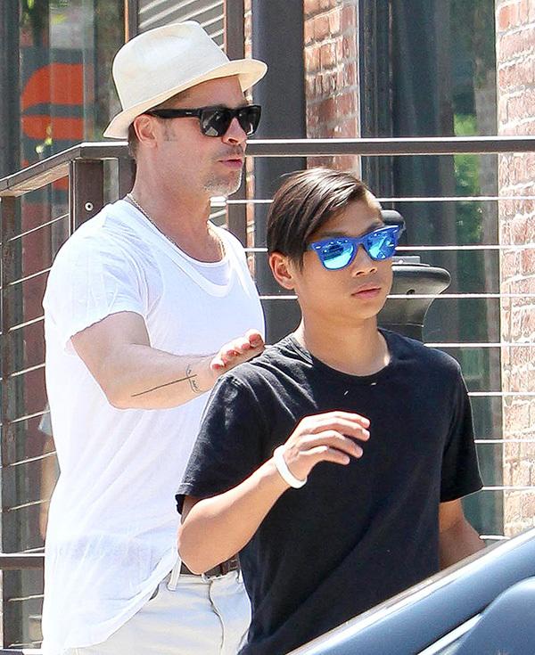 Brad Pitt được phép ngủ cùng các con nhưng hành động của Maddox khiến tất cả bất ngờ