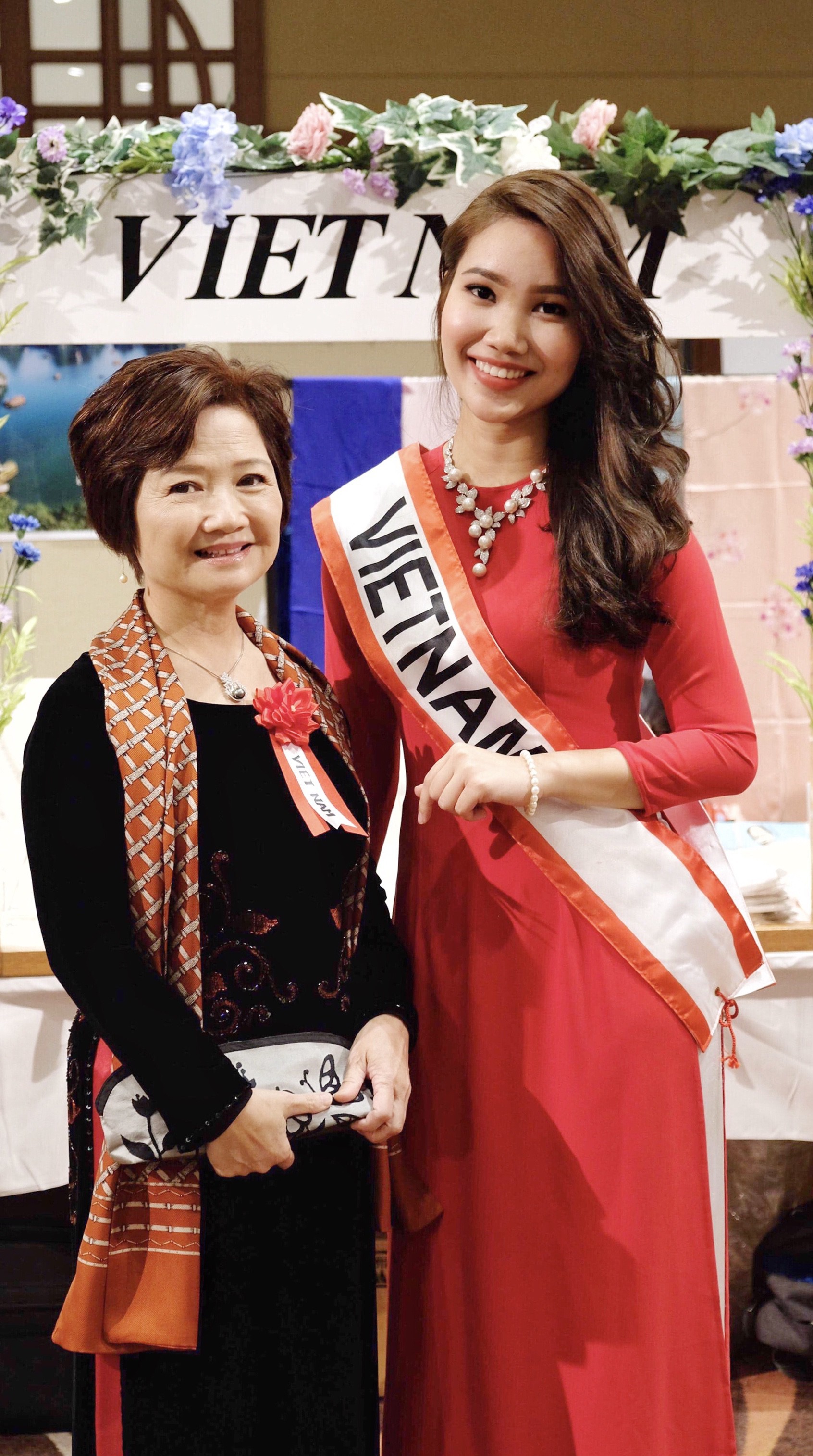 6 cô nàng du học sinh xinh nhất 2018: Người là bạn gái cầu thủ, người body như hotgirl, người giành học bổng khủng 15 tỷ đồng