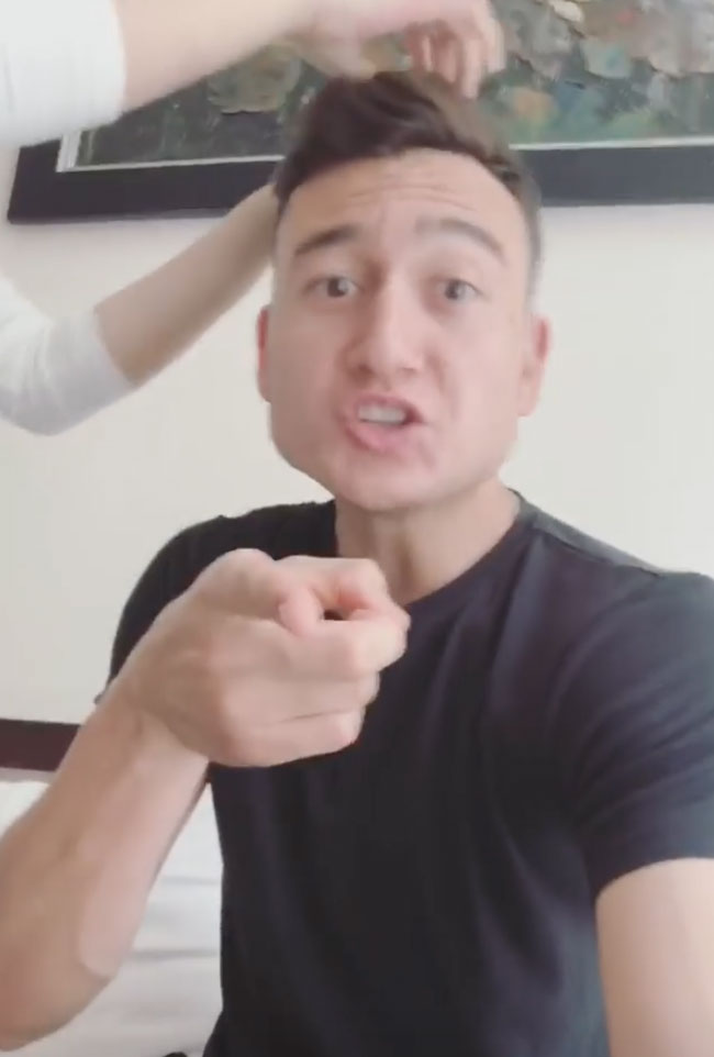 Dù chưa lên tiếng công khai nhưng thủ môn Lâm tây lại tiếp tục lộ bằng chứng đi du lịch riêng và nấu ăn cùng bạn gái tin đồn