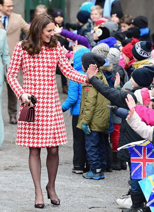 Thời trang thanh lịch, sang trọng của Công nương Kate năm 2018