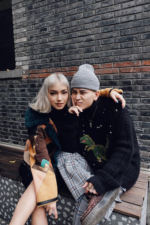 Cạch nhau là thế, bỗng nhiên Ninh Dương Lan Ngọc và Angela Phương Trinh lại có điểm chung lạ kỳ trong street style