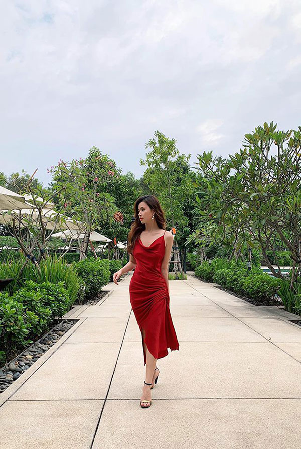 Cạch nhau là thế, bỗng nhiên Ninh Dương Lan Ngọc và Angela Phương Trinh lại có điểm chung lạ kỳ trong street style