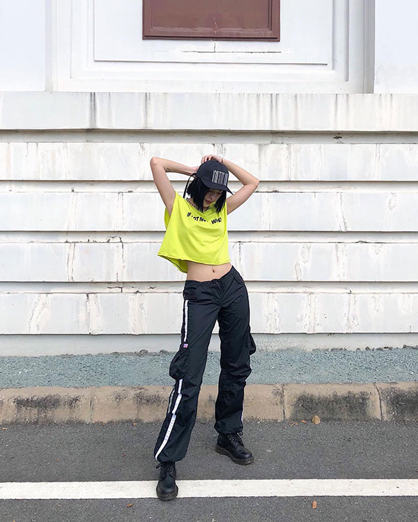 Cạch nhau là thế, bỗng nhiên Ninh Dương Lan Ngọc và Angela Phương Trinh lại có điểm chung lạ kỳ trong street style