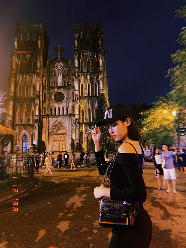 Cạch nhau là thế, bỗng nhiên Ninh Dương Lan Ngọc và Angela Phương Trinh lại có điểm chung lạ kỳ trong street style