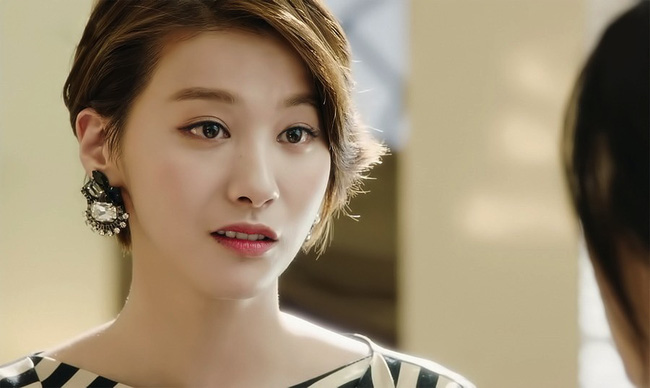 Thấy mẹ chồng chê thông gia nhà quê, nàng dâu chỉ nói một câu khiến bà đứng sững như trời trồng