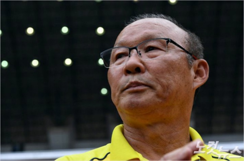 Thầy Park: Cầu thủ Việt Nam không được kèn cựa nhau vì suất đá chính