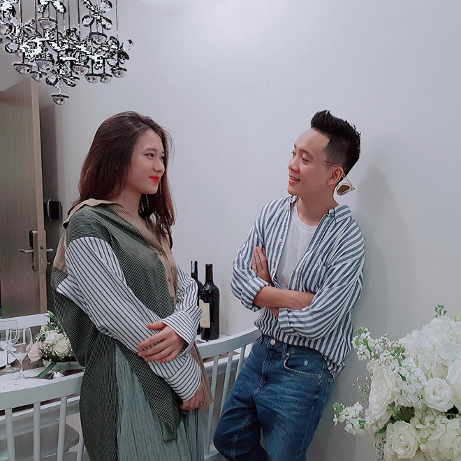 Hot girl Trâm Anh ngày càng xinh đẹp, khoe dáng sau 2 tháng sinh con