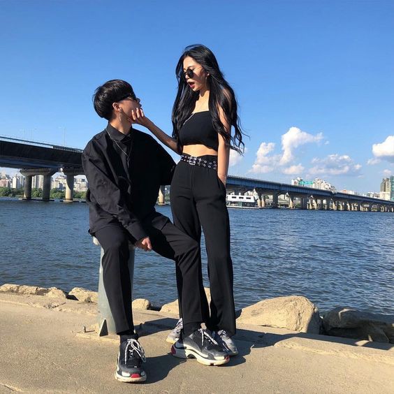 Yêu 2 năm, cô gái vẫn bị đá một cú cực mạnh vì lỡ tay thả Haha vào Facebook mẹ người yêu