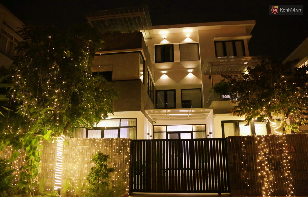 Những biệt thự triệu đô ở phố nhà giàu Sài Gòn được trang hoàng lộng lẫy như cung điện để đón Noel