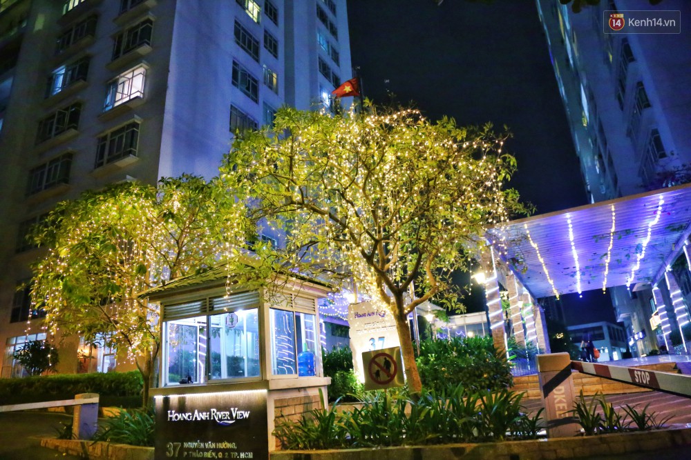 Những biệt thự triệu đô ở phố nhà giàu Sài Gòn được trang hoàng lộng lẫy như cung điện để đón Noel