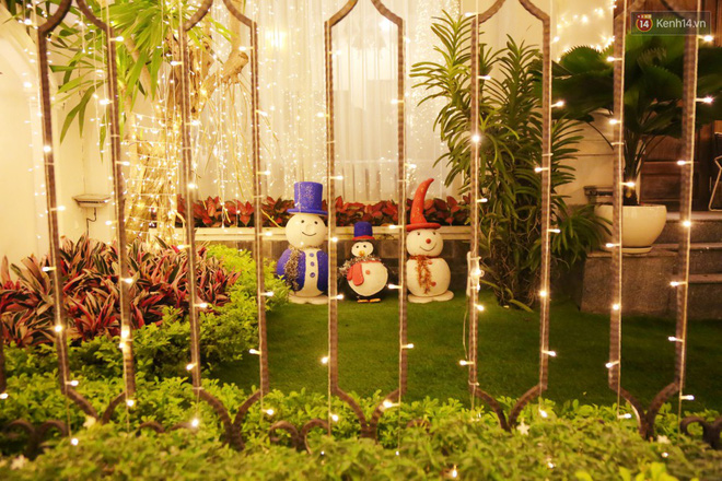 Những biệt thự triệu đô ở phố nhà giàu Sài Gòn được trang hoàng lộng lẫy như cung điện để đón Noel