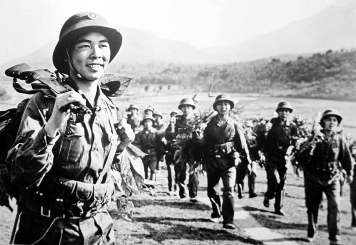 Giải mật 10 bảo bối bất khả li thân của bộ đội Cụ Hồ