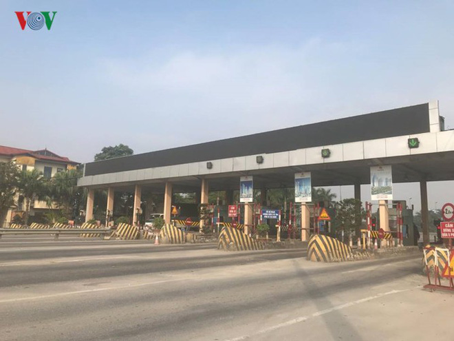 Hình ảnh trạm BOT Bắc Thăng Long – Nội Bài ​thất thủ do lái xe phản đối