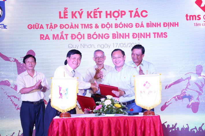 Lại xảy ra khúc mắc lương, thưởng ở CLB bóng đá Việt Nam