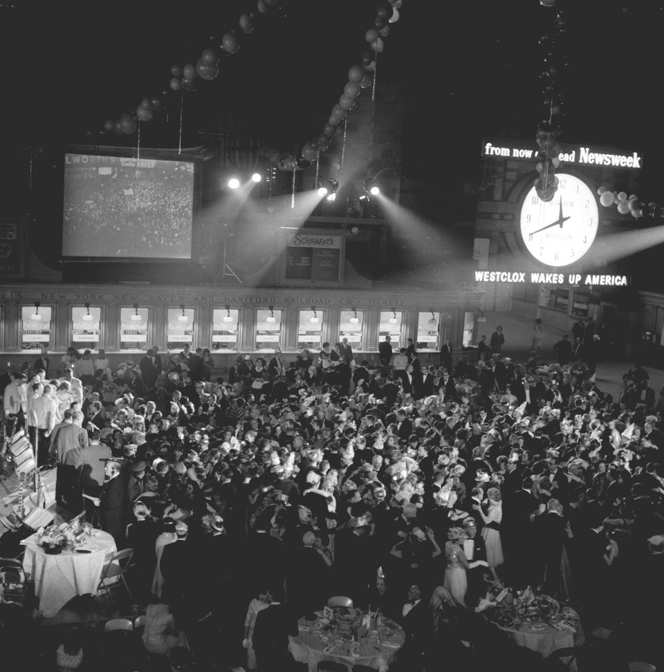 Video ảnh: Người Mỹ đón năm mới ở Quảng trường Thời đại ra sao trong 115 năm qua?