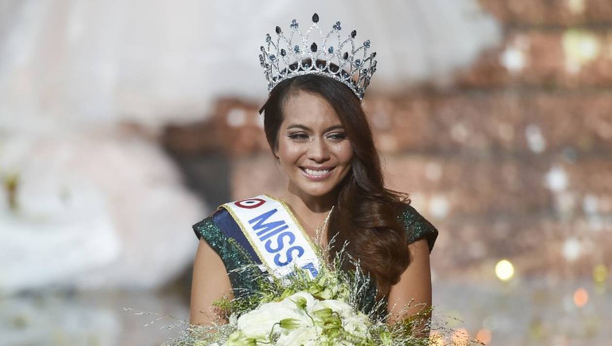 Thí sinh Hoa hậu Pháp 2019 bức xúc vì bị phát cảnh lộ ngực trần ngay lên sóng truyền hình trực tiếp