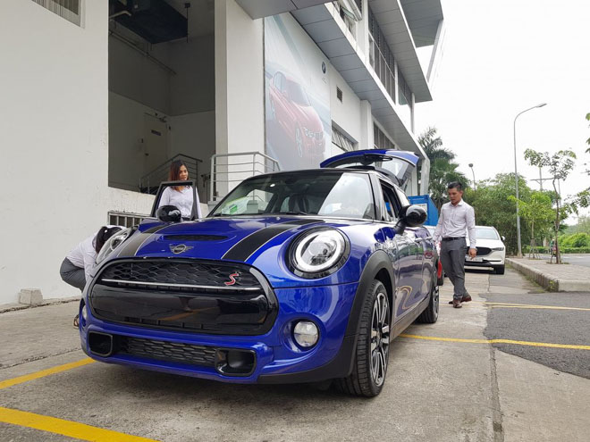Hình ảnh Mini Cooper S 2019 bản mui trần vừa cập cảng Việt Nam
