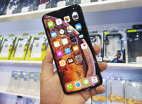 iPhone XS Max qua sử dụng về Việt Nam chưa đến 24 triệu đồng