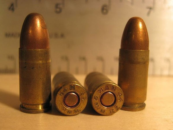 Hành khách định mang 20 viên đạn còn hạt nổ lên máy bay