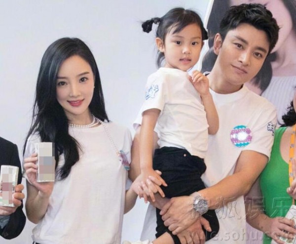 Giả Nãi Lượng đã hoàn tất thủ tục ly hôn, Lý Tiểu Lộ giành được quyền nuôi con gái? Giả Nãi Lượng đã hoàn tất thủ tục ly hôn, Lý Tiểu Lộ giành được quyền nuôi con gái?