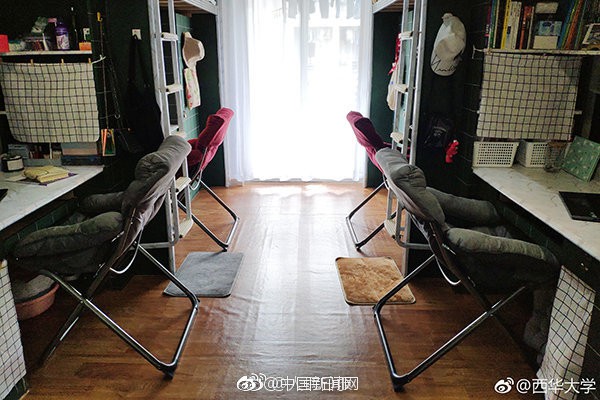 Loạt ảnh chụp phòng kí túc xá của nam sinh đẹp miễn chê khiến con gái phải che mặt xấu hổ