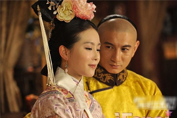 Mẹ chồng xác nhận Lưu Thi Thi đã mang thai sau gần 4 năm kết hôn với Ngô Kỳ Long