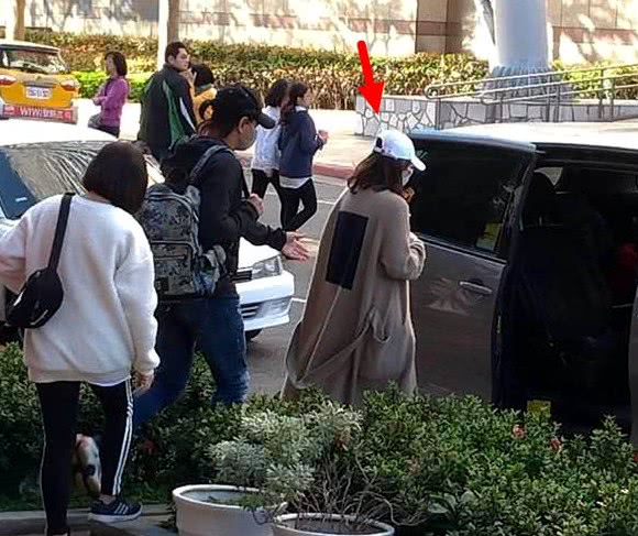 Mẹ chồng xác nhận Lưu Thi Thi đã mang thai sau gần 4 năm kết hôn với Ngô Kỳ Long