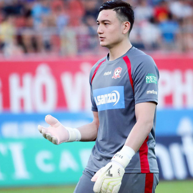 Lâm Tây và Phillip Nguyễn đứng chung 1 khung hình, thật khó để lựa chọn nên ngả vào lòng ai Lâm Tây và Phillip Nguyễn đứng chung 1 khung hình, thật khó để lựa chọn nên ngả vào lòng ai