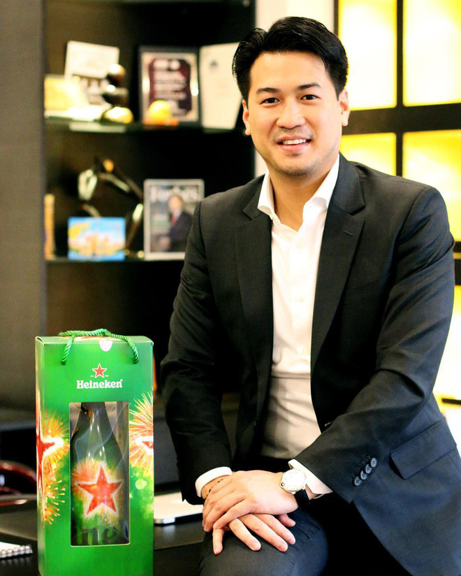 Lâm Tây và Phillip Nguyễn đứng chung 1 khung hình, thật khó để lựa chọn nên ngả vào lòng ai Lâm Tây và Phillip Nguyễn đứng chung 1 khung hình, thật khó để lựa chọn nên ngả vào lòng ai