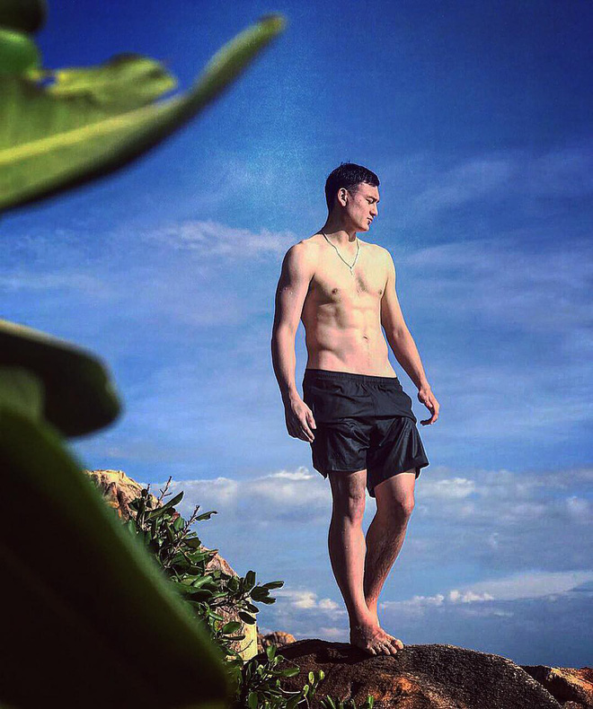 Lâm Tây và Phillip Nguyễn đứng chung 1 khung hình, thật khó để lựa chọn nên ngả vào lòng ai Lâm Tây và Phillip Nguyễn đứng chung 1 khung hình, thật khó để lựa chọn nên ngả vào lòng ai