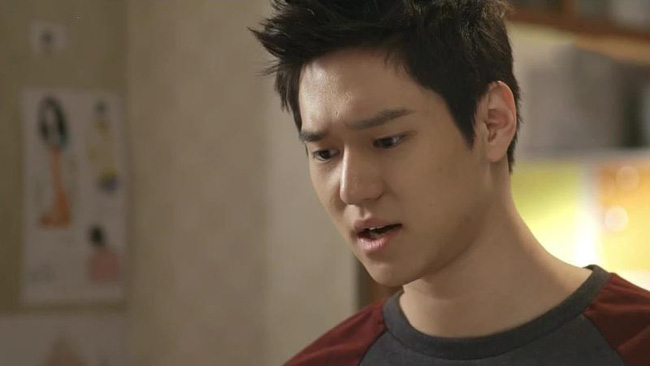 Con càng lớn càng không giống bố, chồng bí mật đi xét nghiệm ADN và cái kết khiến anh phải hối hận