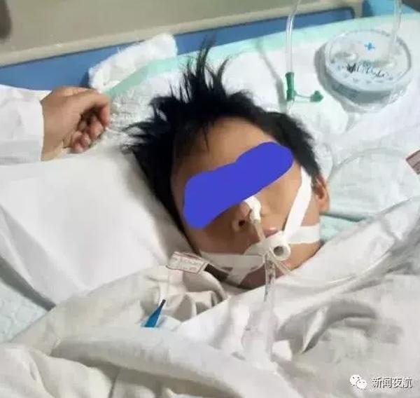 Cậu bé 10 tuổi ngừng tim, nguy cơ sống thực vật vì loại đồ uống vạn lần trẻ nên tránh