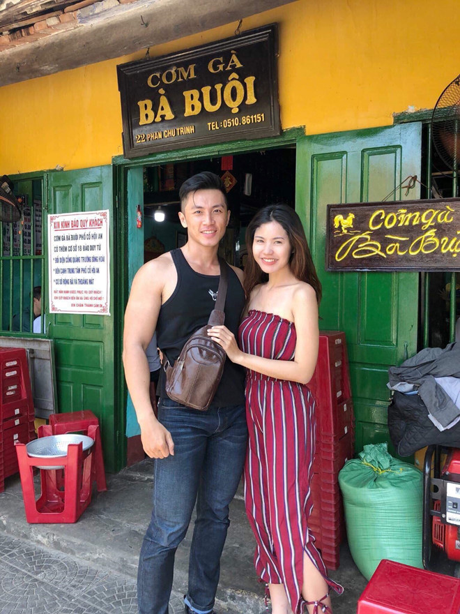 Anh chàng mặc vest đen điển trai trong đoàn đón HHen Niê là ai?