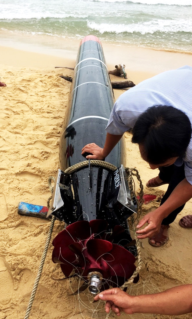 Bàn giao ngư lôi huấn luyện có chữ Trung Quốc cho Hải quân Vùng 4