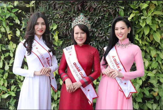 Nữ kỹ sư quán quân Người mẫu quý bà 2018 nói gì về tin đồn mua giải?