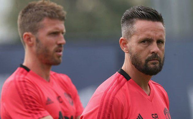 Hé lộ danh tính 3 cái tên theo chân Mourinho rời M.U