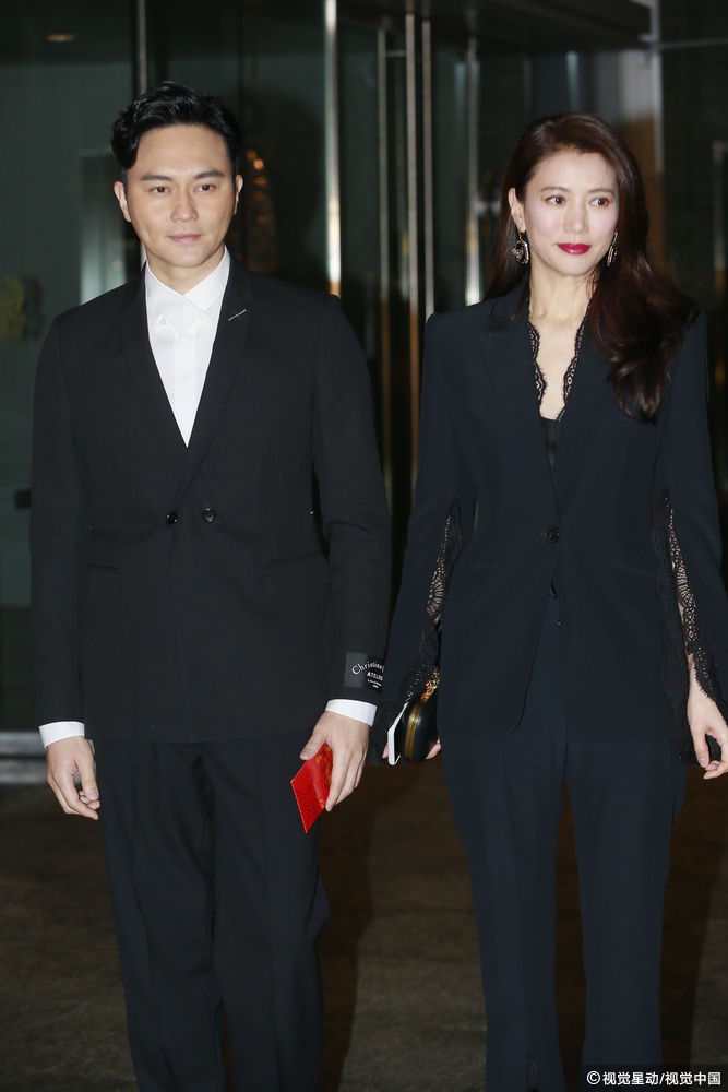 Đám cưới hoành tráng của Chung Hân Đồng: Ông trùm showbiz Hong Kong, con gái tài phiệt Macau cùng dàn sao hạng A tề tựu đông đủ