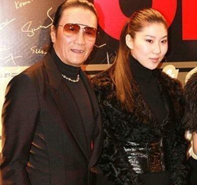 Bố Tạ Đình Phong quay lại với mối tình ông - cháu kém 49 tuổi sau 1 thời gian chia tay?