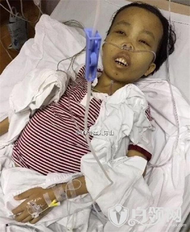 Sau thời gian dài chữa bệnh, đại gia xấu xí Trần Sơn trở lại với vẻ bảnh bao khác lạ