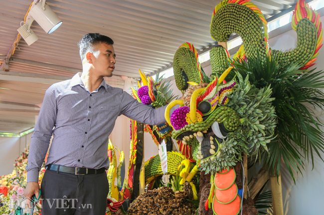 Triển lãm hoa, cây cảnh trăm triệu thu hút người dân Hà Nội