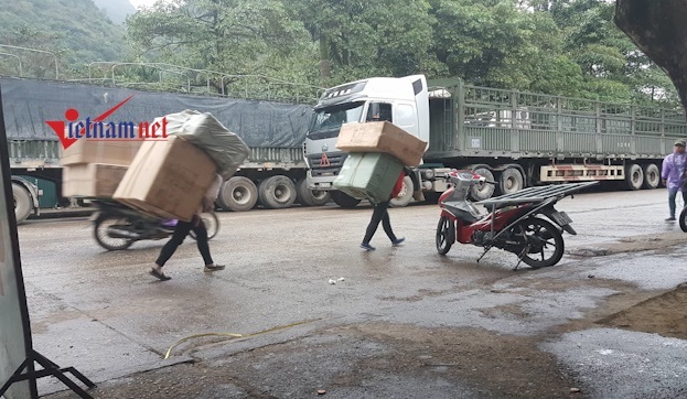 Bất ngờ vùng biên: Sở hữu tiền tỷ, biệt thự nhờ bán sức thâu đêm